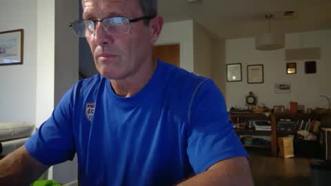 Snapshot of 13glanmorfa chatting on December 24, 11:22 pm 13glanmorfa online show from December 24, 11:22 pm