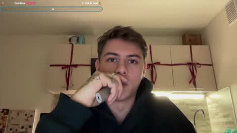 Lance online show from December 22, 6:16 pm