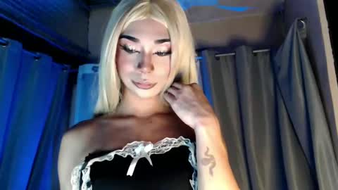 nicole online show from March 4, 1:06 pm