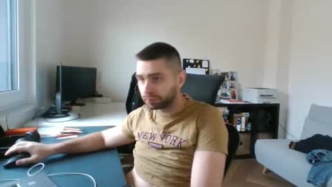 Snapshot of 1kamilkamil11 chatting on March 11, 7:58 am kam online show from March 11, 7:58 am