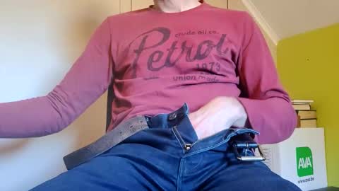 22_acacia_avenue online show from March 4, 8:10 am