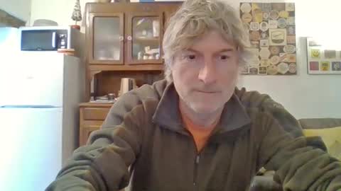 22esserre online show from November 17, 1:14 pm