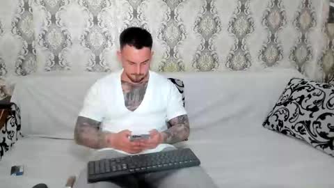 2sexymuscles online show from April 15, 7:58 pm