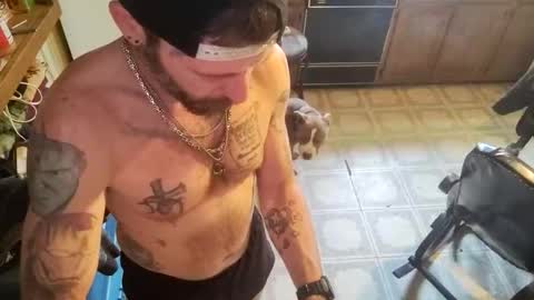 85dilligaf online show from March 3, 6:15 pm