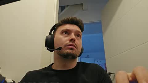 8inchdude93 online show from October 1, 9:24 am