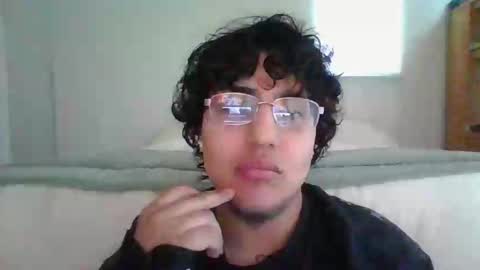 Snapshot of 99_butterfly_boy99 chatting on December 23, 7:09 pm Butterfly boy online show from December 23, 7:09 pm