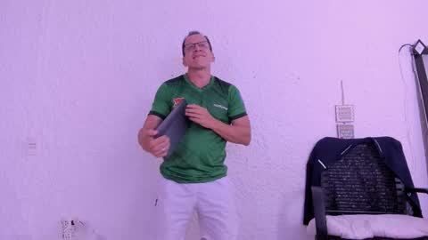 _axelking_ online show from February 18, 11:52 am