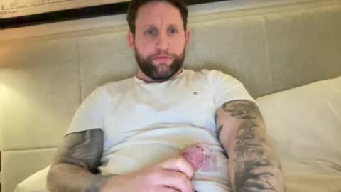 Snapshot of _british_hung_ chatting on February 18, 9:09 pm UK BigThick Cock online show from February 18, 9:09 pm