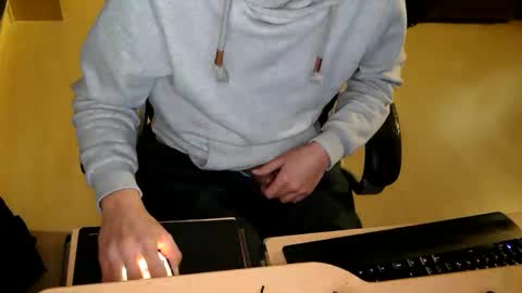 Snapshot of _chris_87 chatting on February 18, 12:37 am  chris 87 online show from February 18, 12:37 am