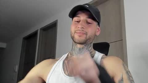 Snapshot of _jamesleandros chatting on September 24, 2:44 am jeison online show from September 24, 2:44 am