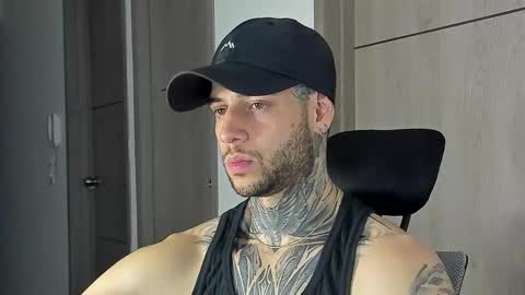 Snapshot of _jamesleandros chatting on September 11, 2:21 am jeison online show from September 11, 2:21 am