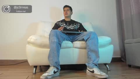 Snapshot of _juanes__ chatting on January 5, 6:56 pm _juanes__ online show from January 5, 6:56 pm