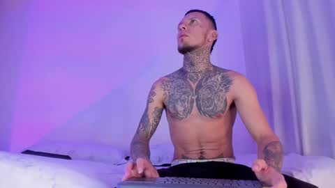 Snapshot of _kevin_xxx chatting on March 6, 9:03 am online show from March 6, 9:03 am