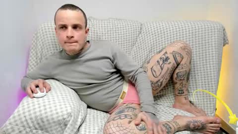 Layne online show from February 5, 3:19 pm