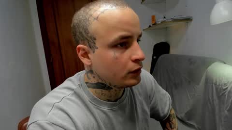 Layne online show from March 31, 8:49 am