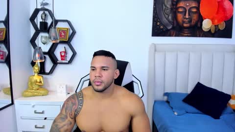 _matthew_santos_ online show from December 18, 10:50 pm