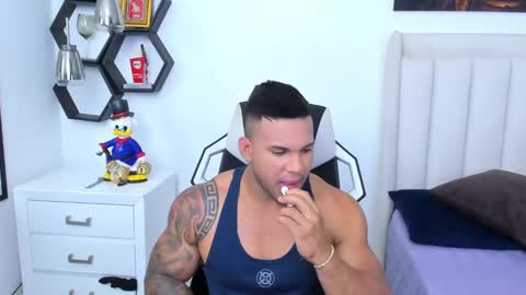 _matthew_santos_ online show from January 27, 11:33 pm