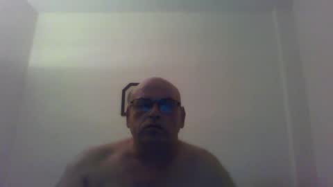 REY online show from May 17, 2:46 pm