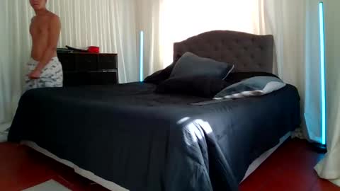 sair online show from October 26, 8:11 pm