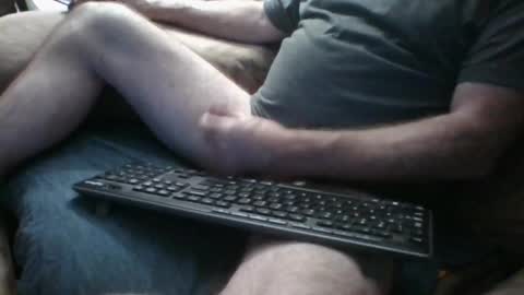 Snapshot of _scream4me chatting on October 19, 2:27 am _scream4me online show from October 19, 2:27 am