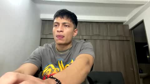 Juan Pablo-independent model online show from February 11, 5:23 am