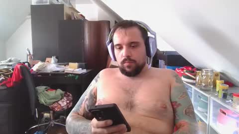 _smiley_bear27 online show from November 9, 5:33 am