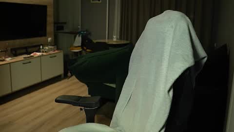 OLIVERERENMARCUSpvt is open online show from February 8, 3:12 am