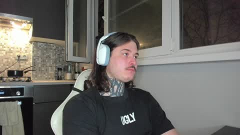 _torfin_ online show from January 17, 6:47 pm