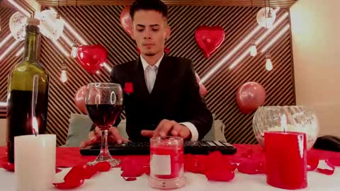  white fox  online show from February 15, 3:31 am