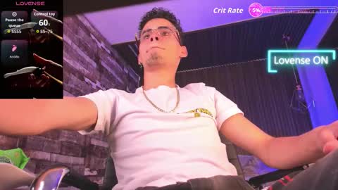  white fox  online show from September 28, 11:25 pm