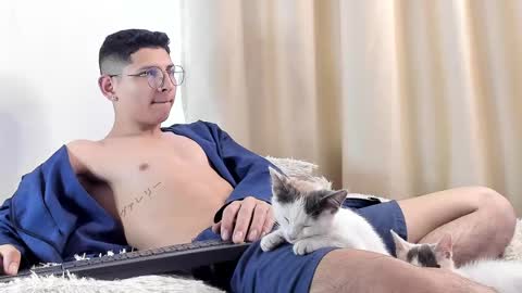 alejo online show from February 10, 1:11 pm