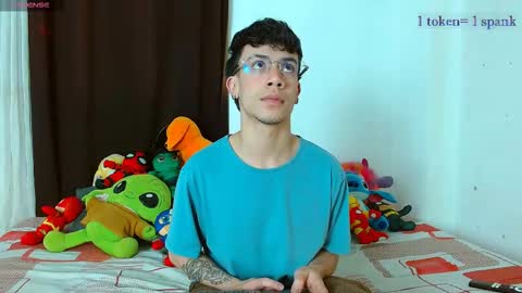 aaron online show from December 18, 2:40 am