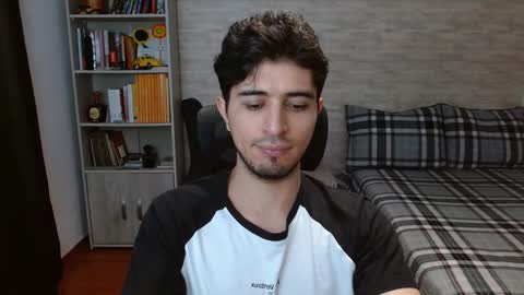 Aaron online show from November 11, 6:57 pm