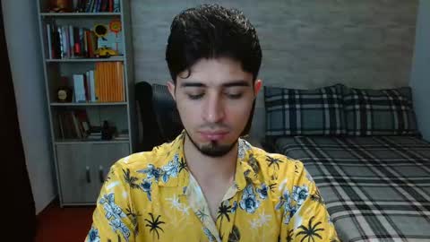 Aaron online show from October 21, 7:28 pm