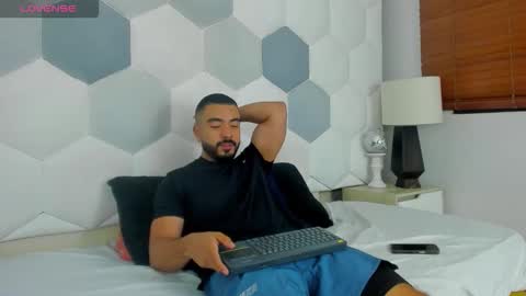 Aaron Vegaa online show from January 10, 10:58 pm