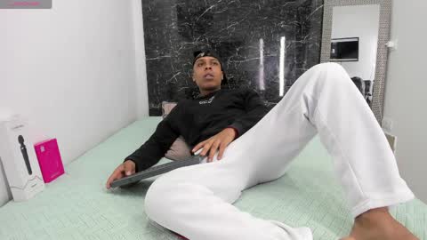 ada_brooke online show from March 27, 11:33 am