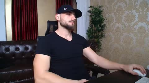 Snapshot of adamjameson chatting on February 18, 6:37 am AdamJameson online show from February 18, 6:37 am