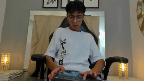 Adams Bobby online show from November 3, 11:25 am