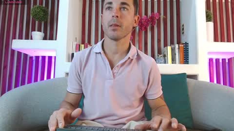 Im Adams Sanz online show from March 27, 7:48 pm