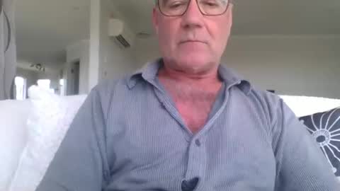 adjustable14 online show from November 2, 1:43 am