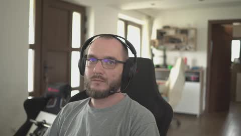 W36 online show from April 8, 9:52 am