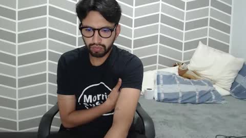 Adrian Falcon online show from April 11, 1:46 am