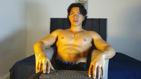 adriel_escalante online show from February 3, 3:15 am