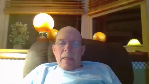 aguynrkfrd online show from April 4, 9:28 am