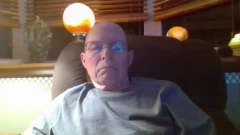 aguynrkfrd online show from January 16, 10:18 am