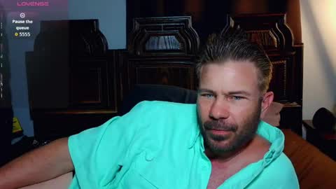 Blue Eyed Handsome Man online show from March 27, 1:21 am