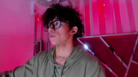 akazaboy online show from June 5, 5:01 am