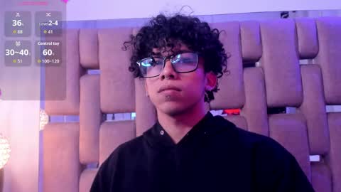 akazaboy online show from April 7, 4:12 am