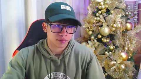 akazaboy online show from December 17, 4:20 am