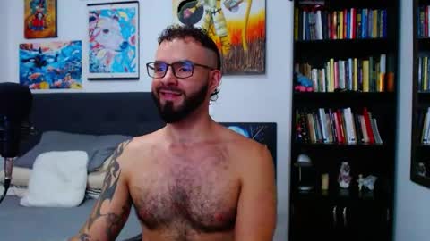 Snapshot of akiles_r chatting on September 29, 11:33 pm akiles online show from September 29, 11:33 pm